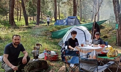 Doğa tutkunları Laçin’de kampın ardından çevredeki çöpleri topladı
