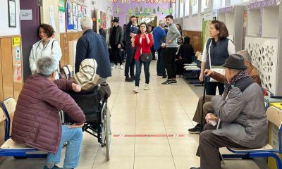 Yürüme zorluklarına rağmen erkenden oylarını kullandılar