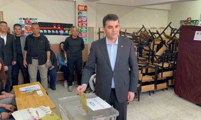 DP Genel Başkanı Gültekin Uysal, oyunu memleketi Afyonkarahisar’da kullandı