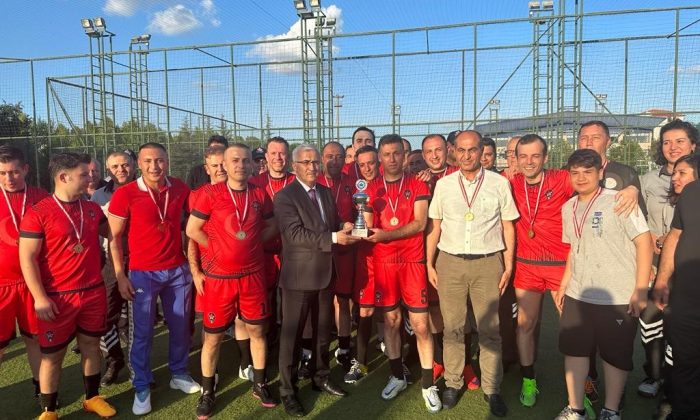 ESOGÜ Birimler Arası Personel Futbol Turnuvası’nda kupa sahibini buldu