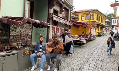 Trafiğe Kapatılan Tarihi Bölgede Esnaf Çareyi bu şekilde buldu