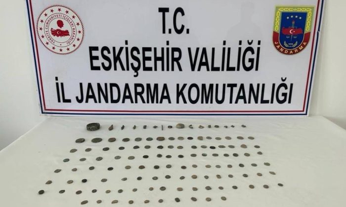 Jandarma ekiplerince çok sayıda tarihi eser ele geçirildi