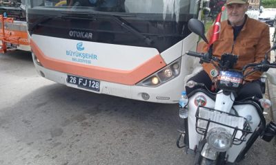 Belediye otobüsü ile elektrikli bisiklet çarpıştı