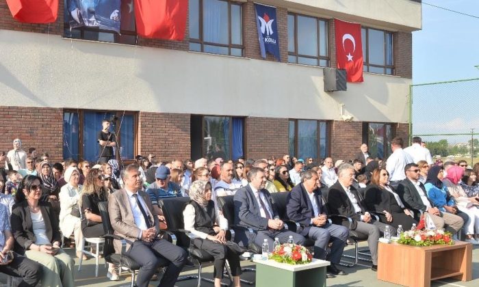ESKİŞEHİRİN İLK ÖZEL HAVACILIK LİSESİNİN İLK MEZUNLARI KEP ATTI