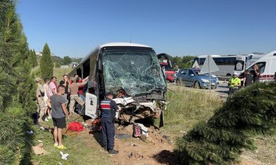 Eskişehir’de otobüs yoldan çıktı:35 yaralı