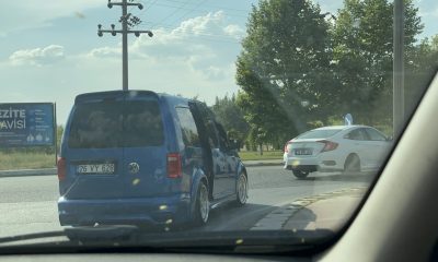 İşçi minibüslerinin karıştığı zincirleme kazada 12 kişi yaralandı