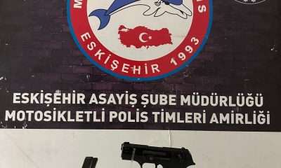 Üzerlerinde tabanca ve motosiklet ele geçirilen 3 şahıstan biri tutuklandı