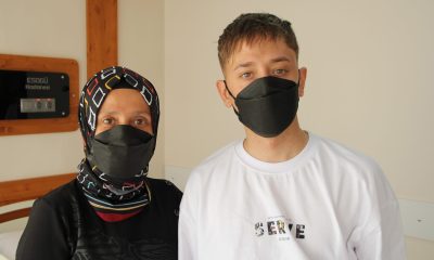 Diyaliz hastası oğluna böbreğini bağışladı