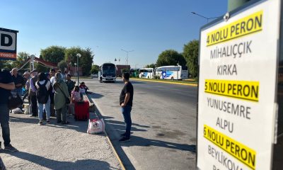 Otobüs durağının taşındığı yerde oturacak alan bulunmaması tepki çekti