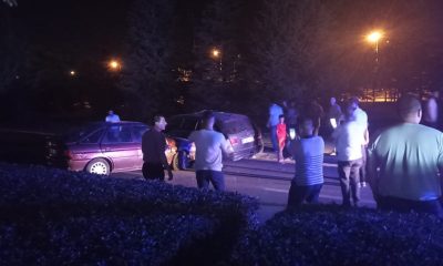 Birbiriyle çarpışan 2 araç kullanılamaz hale geldi