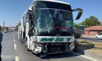 Beton mikseri önce yolcu otobüsüne, sonra ambulansa çarptı: 14 yaralı