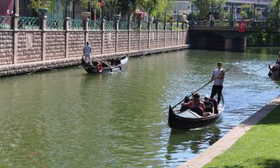 Eskişehirliler 30 Ağustos’u gondol gezisi yaparak geçirdiler