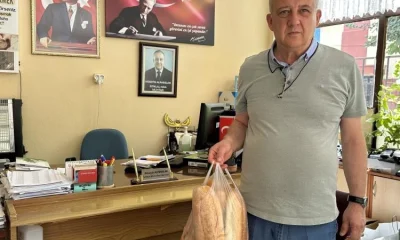 Hayırsever muhtar her hafta onlarca aileye ekmek dağıtıyor