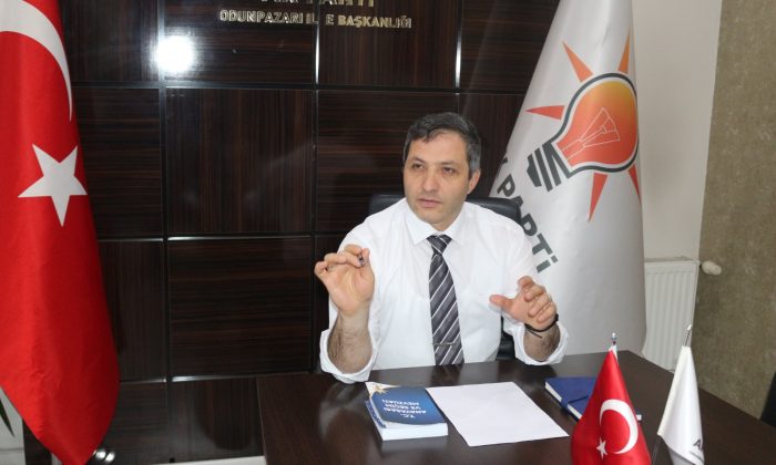 AK Parti Odunpazarı İlçe Başkanı Ümit Sezer :Para var hizmet yok!