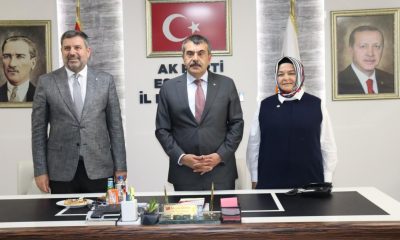 Bakan Tekin AK Parti İl Binasını ziyaret etti