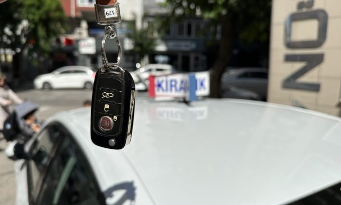 Otomobil kiralayan gurbetçilerin sayısı yarı yarıya azaldı