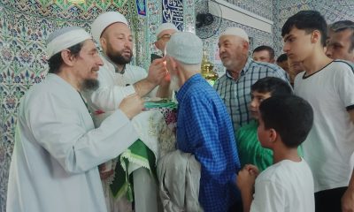 Peygamber efendimiz Hz. Muhammed (Sallallahü aleyhi ve sellem)’in mübarek Sakal-ı Şerif’i vatandaşlarla buluşturuldu