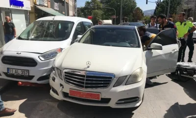 Direksiyon başında rahatsızlanan sürücü kaza yaptı
