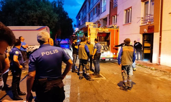 Eşini ve kendini bıçaklayıp yaşadıkları evi yakan şahsa 18 yıl hapis cezası