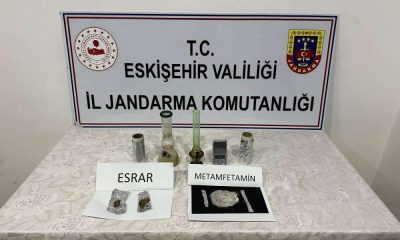 Şüpheli hareketler sergileyen şahsın poşetinde uyuşturucu madde bulundu