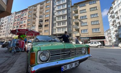 93 yaşındaki Kore gazisi 48 yıllık aracına gelen teklifleri reddediyor