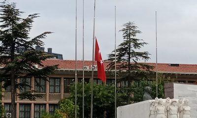 Eskişehir’de de bayraklar yarıya indirildi