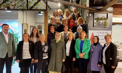 AK Parti İl Kadın Kolları Başkanı Özlem Ünalır Kadın Muhtarlar onuruna yemek düzenledi.