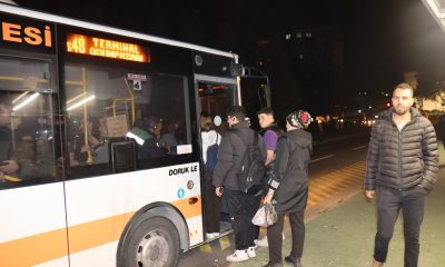 Vatandaşların geç gelen belediye otobüsü isyanı