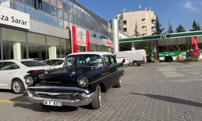 Aracını kullanmak için evine adeta koşarak gidiyor