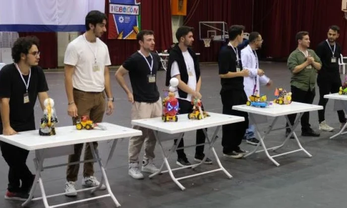 Eskişehir’de ilginç robot yarışması büyük çekişmeye sahne oldu