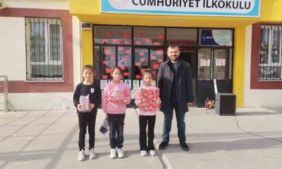 Hisarcık’ta kütüphaneden en çok kitap alıp okuyan öğrenciler ödüllendirildi