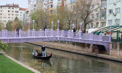 Soğuk ve yağışlı hava bile vatandaşların gondol keyfine engel olamadı