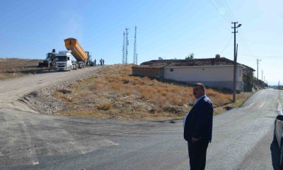 Beylikova’da sıcak asfalt ve çevre düzenleme çalışmaları tamamlandı