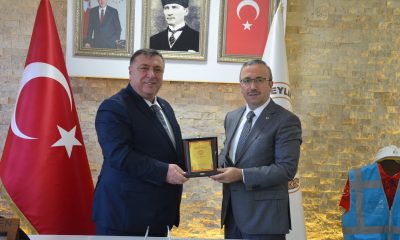 Özkan Alp’in  Merhume Annesi için Yaptırdığı Okula Marka Tescil Belgesi