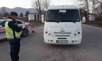 Emet jandarmasından okul servislerine denetim