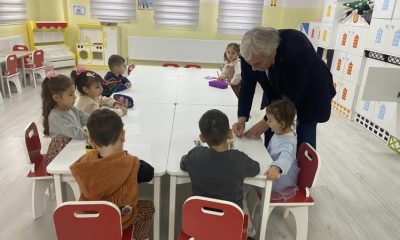 Minik öğrencilerle bir arada