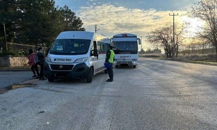 Jandarma ekiplerinden okul servislerine denetim