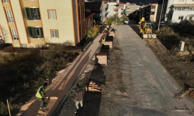 Kaldırımlar onarılıyor