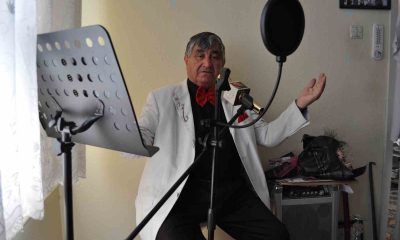 ’Sanat Güneşi’ lakaplı Ali Rıza Işık vatandaşlardan aldığı bahşişle geçimini sağlıyor