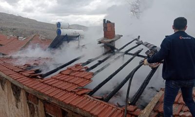 Sobadan sıçrayan kıvılcımlar evi küle çevirdi