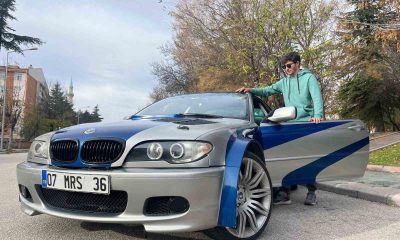 Yarış oyunundaki aracın aynısını kullanan genç yoğun ilgiyle karşılaşıyor