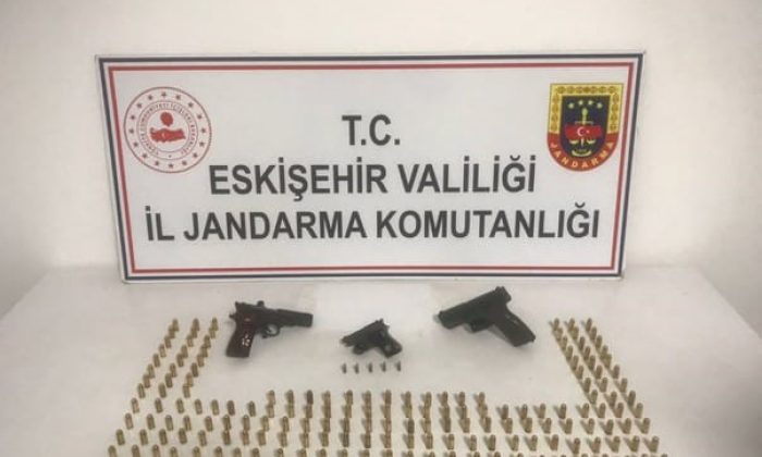 Çok sayıda silah ve mermi jandarma ekiplerince ele geçirildi