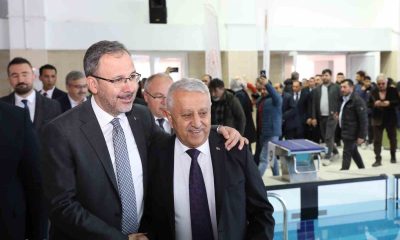 30 yıldır atıl vaziyetteki olimpik yüzme havuzu spora kazandırıldı