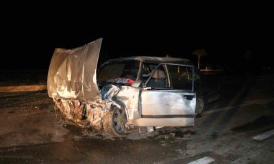 Hurdaya dönen araçlarda 3 kişi yaralandı