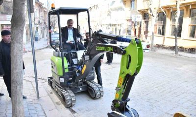 Emet Belediyesine hibe 2 iş makinesi