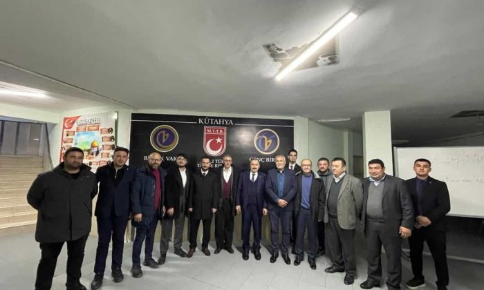 Veysel Eroğlu, Birlik Vakfında gençlerle bir araya geldi
