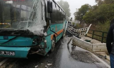 Büyükşehir Belediyesi’ne ait  iki Otobüs  çarpıştı  Yaralılar var