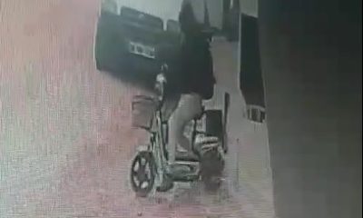 Elektrikli bisiklet hırsızı güvenlik kamerasına yakalandı (Video Haber)