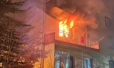 Çakmakla oynarken evi yakan çocuk 16 komşunun zehirlenmesine neden oldu