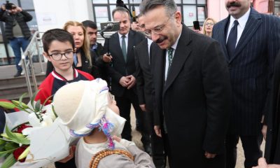 Vali Hüseyin Aksoy ara tatile giren öğrencilerle bir araya geldi
